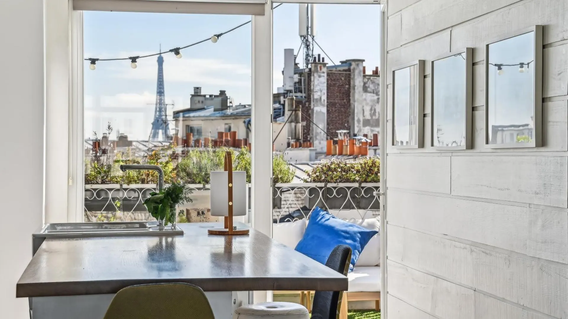 Atypique Appartement Avec Vue Sur La Tour Eiffel By Weekome Paris
